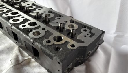 Komatsu 4D94 vs 4D94E Cylinder Head | Core Differences, Global Brand Advantage & Professional Purchase Guide